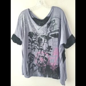 Libertalia NWOT SS Lace Detail Graphic Top Small